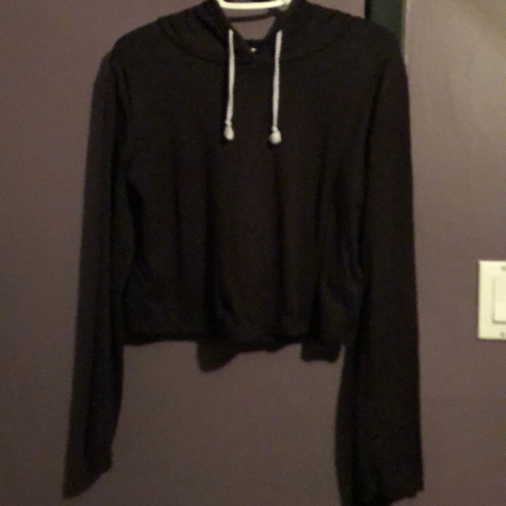 Black cropped sweatshirt